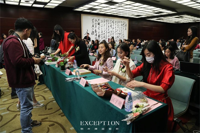 “十雅”魅力綻放，你們注意到女神手上的藍(lán)色錦魚(yú)了嗎？-別墅設(shè)計(jì),軟裝設(shè)計(jì),室內(nèi)設(shè)計(jì),豪宅設(shè)計(jì),深圳例外軟裝設(shè)計(jì)公司